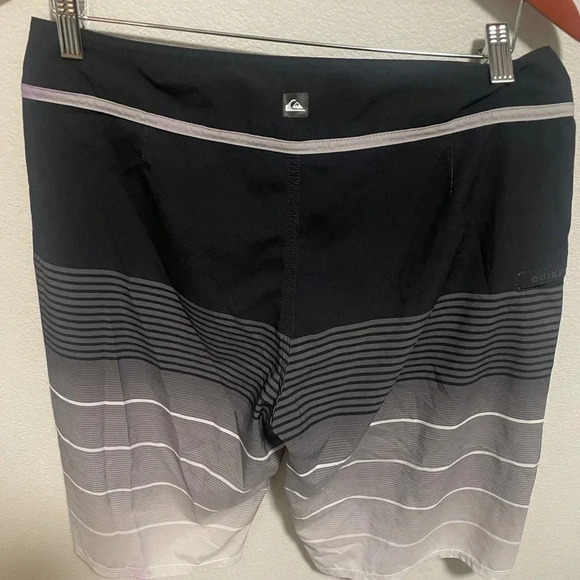 Quicksilver men’s board shorts swim trunks size 31 - Picture 3 of 9